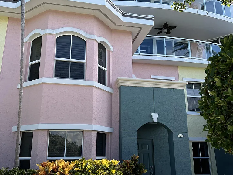 2051 SE 3rd St #Townhouse 3 — Photo 2