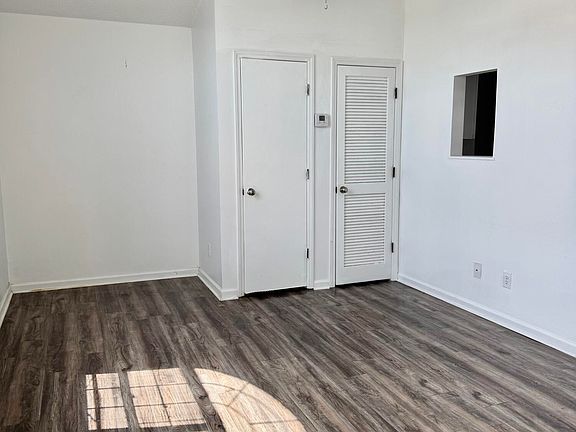 2nd image of 1291 Park West Dr #2