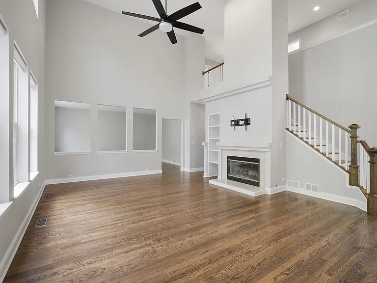 5280 Burnham St — Photo 15