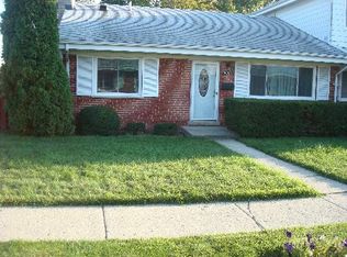 9006 N Clifton Ave, Niles, IL