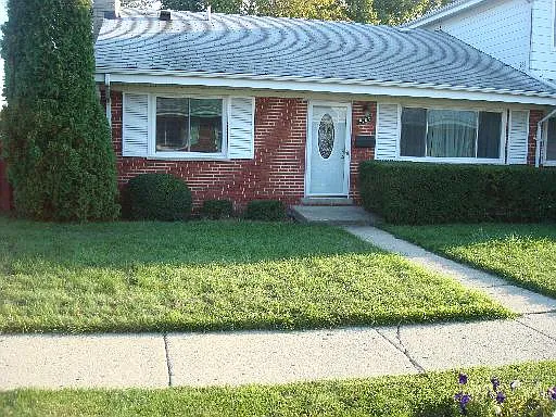 9006 N Clifton Ave photo 1