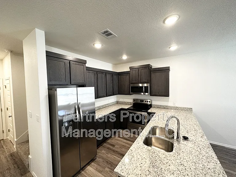928 S Amarillo Ave — Photo 4