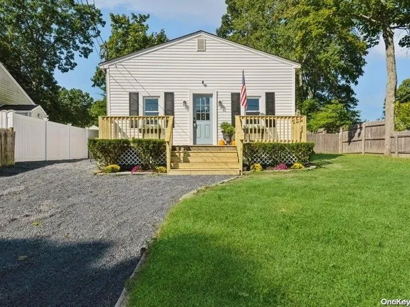 78 Adirondack Drive, Selden, NY 11784