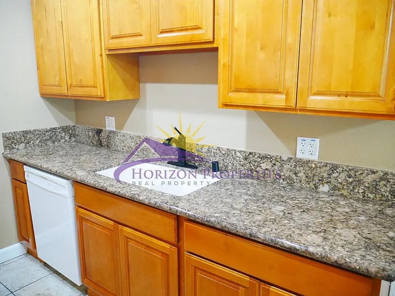 1405 Lisbon Ave — Photo 9