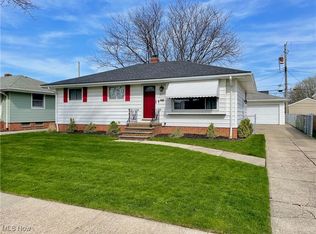 4727 Springwood Dr, Brooklyn, OH