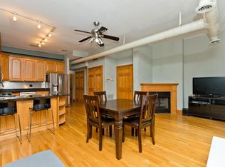 842 W Adams St #2F, Chicago, IL 60607