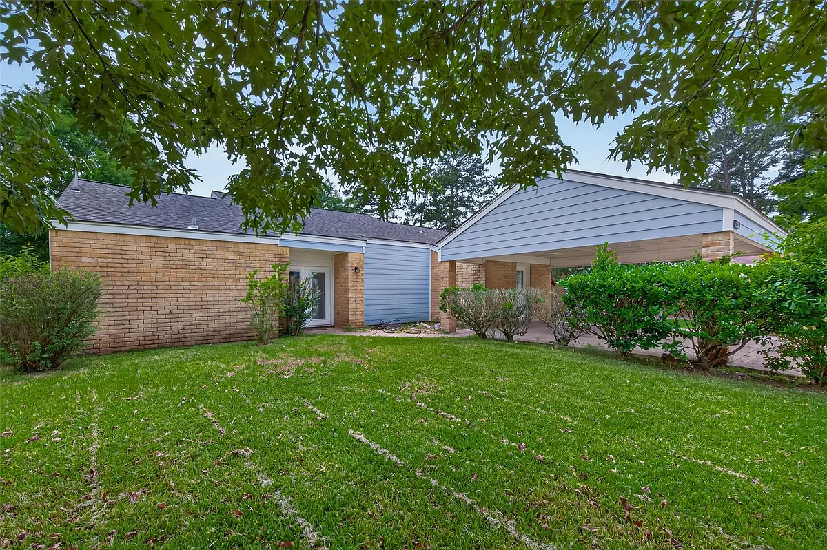 Building Photo - 12079 Maverick Dr