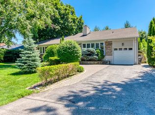 1602 Lincolnshire Blvd, Mississauga, ON L5E 2S7