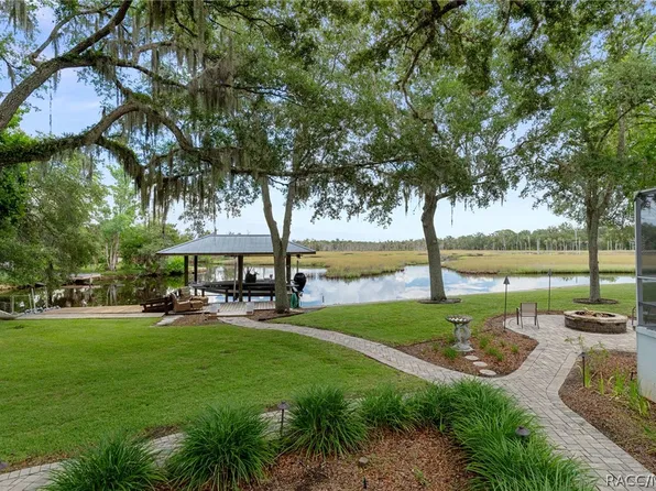 6085 S Royal Dr, Homosassa, FL 34448