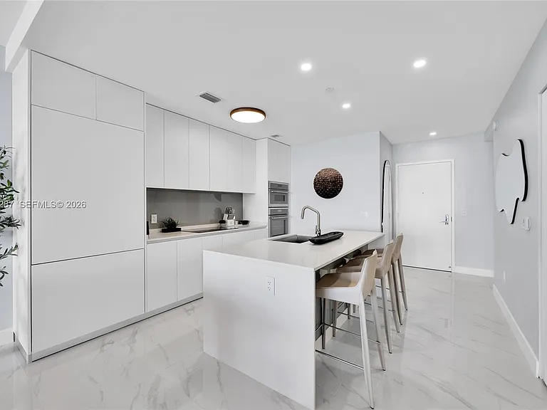 700 NE 24th St #5306 — Photo 4