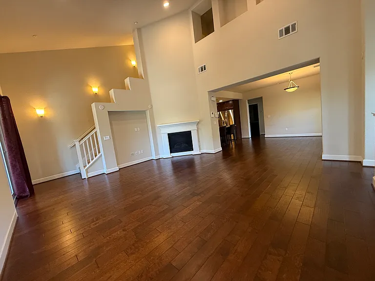 655 Heligan Ln — Photo 3