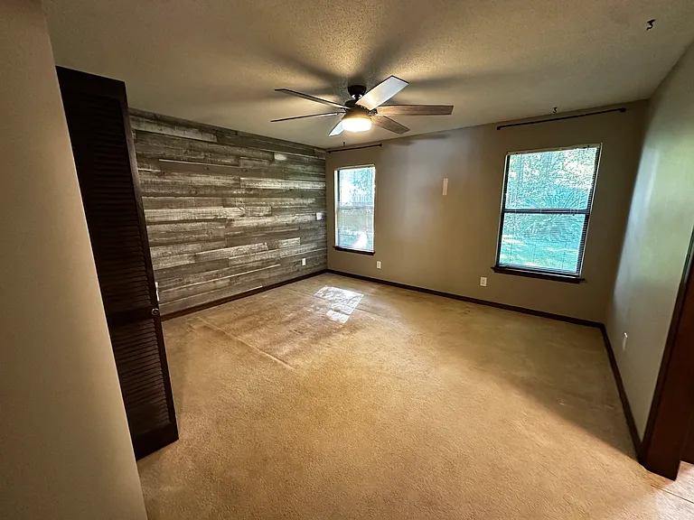 106 Lively Cir — Photo 10