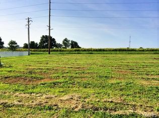 504 Bluff Meadows Dr, Valmeyer, IL 62295