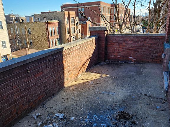 4th image of 2755 W Augusta Blvd #3