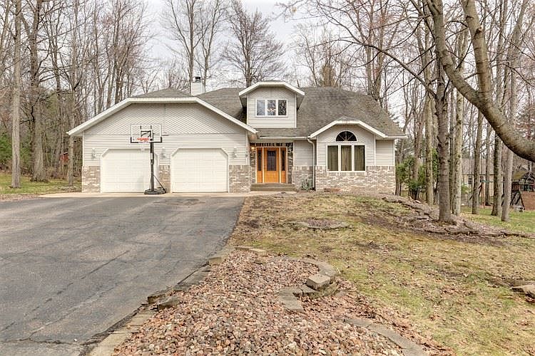 1st image of 119 S Emerald Dr
