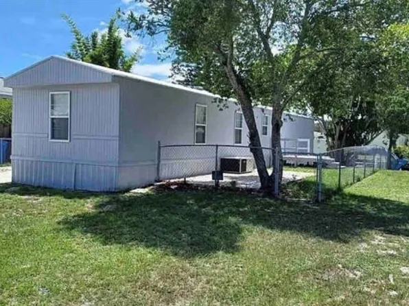 5830 Portsmouth Dr, Tampa, FL 33615