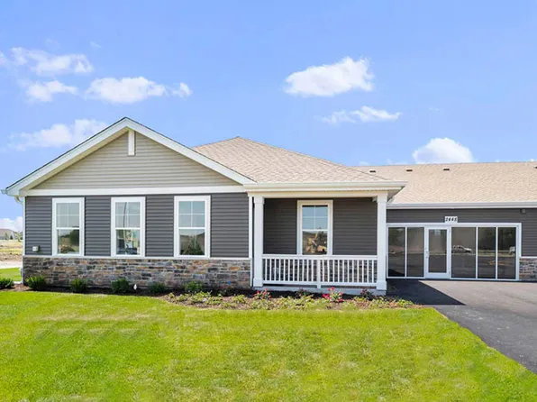 2402 Glacier St, Pingree Grove, IL 60140