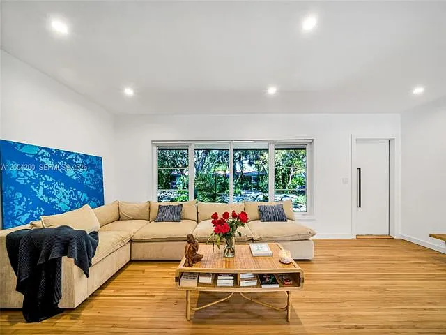 1010 Placetas Ave — Photo 17