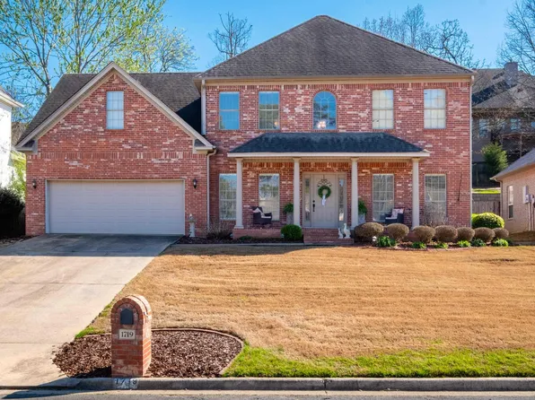 1719 Sawgrass Dr, Little Rock, AR 72212