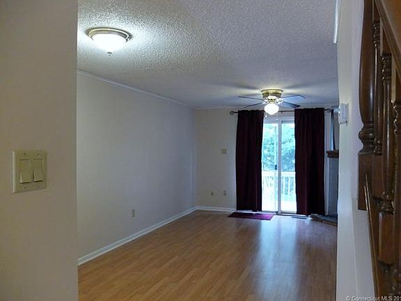 Living room leading to the ...