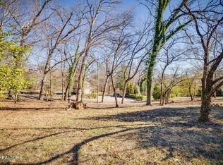 3944 Kingston Pike, Knoxville, TN 37919