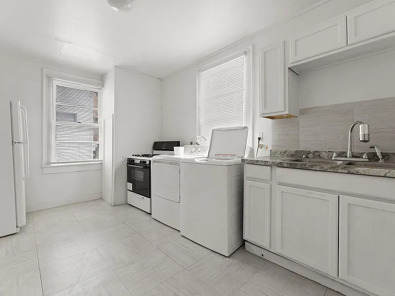 138 Line St #G — Photo 3