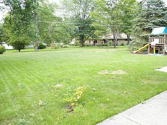 5th image of 4305 Highwood Dr