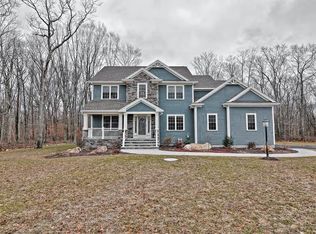 8 Cypress Ln, Westport, MA 02790