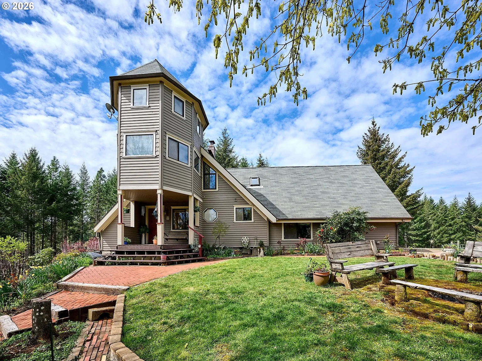 16460 NW Meadow Lake Rd photo 1