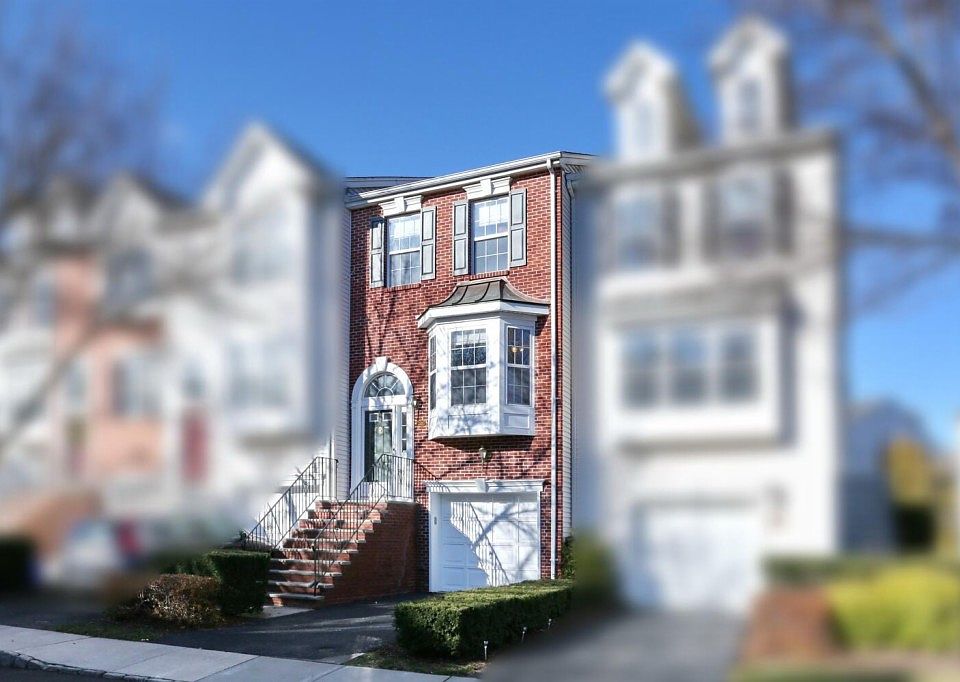 1st image of 201 Stratford Dr
