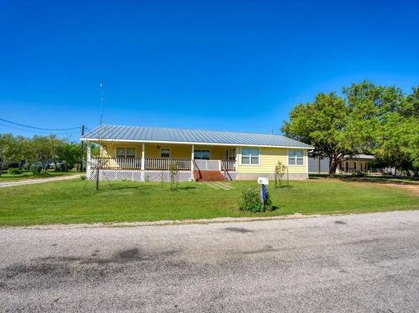 211 Oakleaf Drive, Sunrise Beach, TX 78643