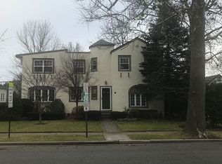 49 Shepherd St, Rockville Centre, NY 11570