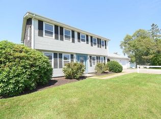 39 Melville Ln, Narragansett, RI 02882