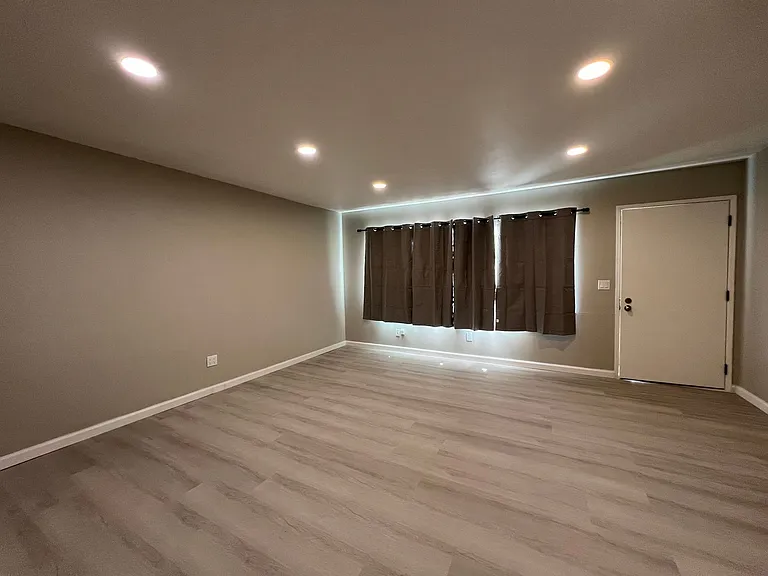 2188 Luz Ave — Photo 7