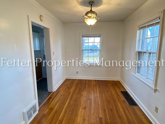 4th image of 1101-1103 Macarthur Cir #933-01