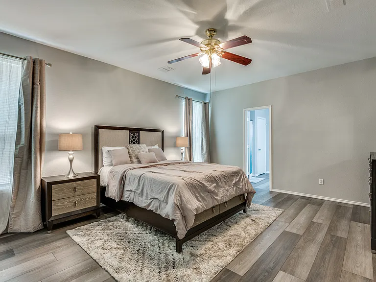 817 Pryor Dr — Photo 16