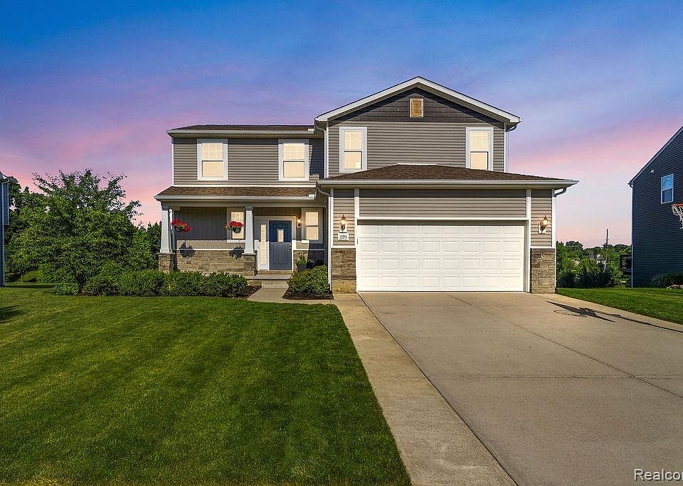 1st image of 1395 Douglas Fir Dr