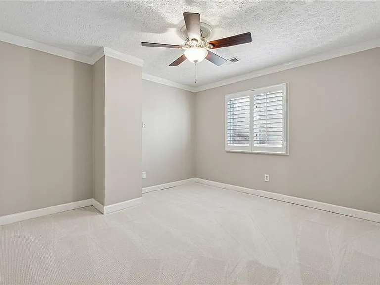 6895 Riverside Dr — Photo 28