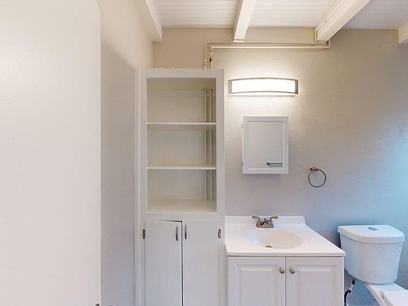 2nd image of 335 Espanola St NE #2