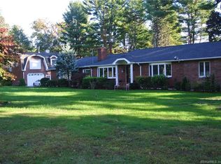 77 Woodfield Rd, Woodbridge, CT 06525