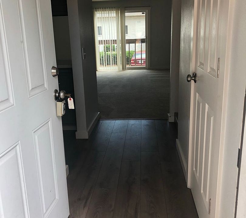 1st image of 750 SW Harrier Cir APT 3