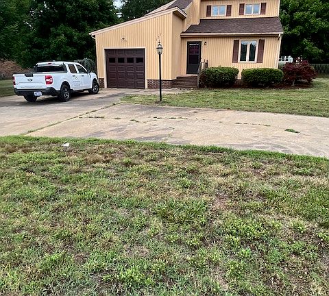 2nd image of 137 Hillcrest St