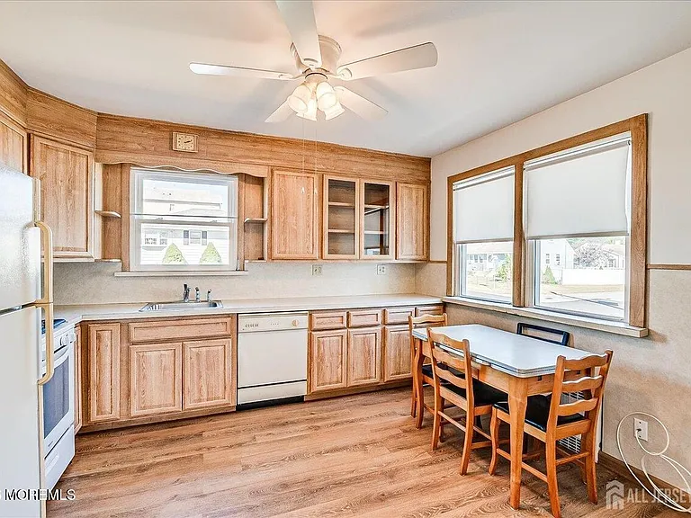 92 Lake View Blvd — Photo 10
