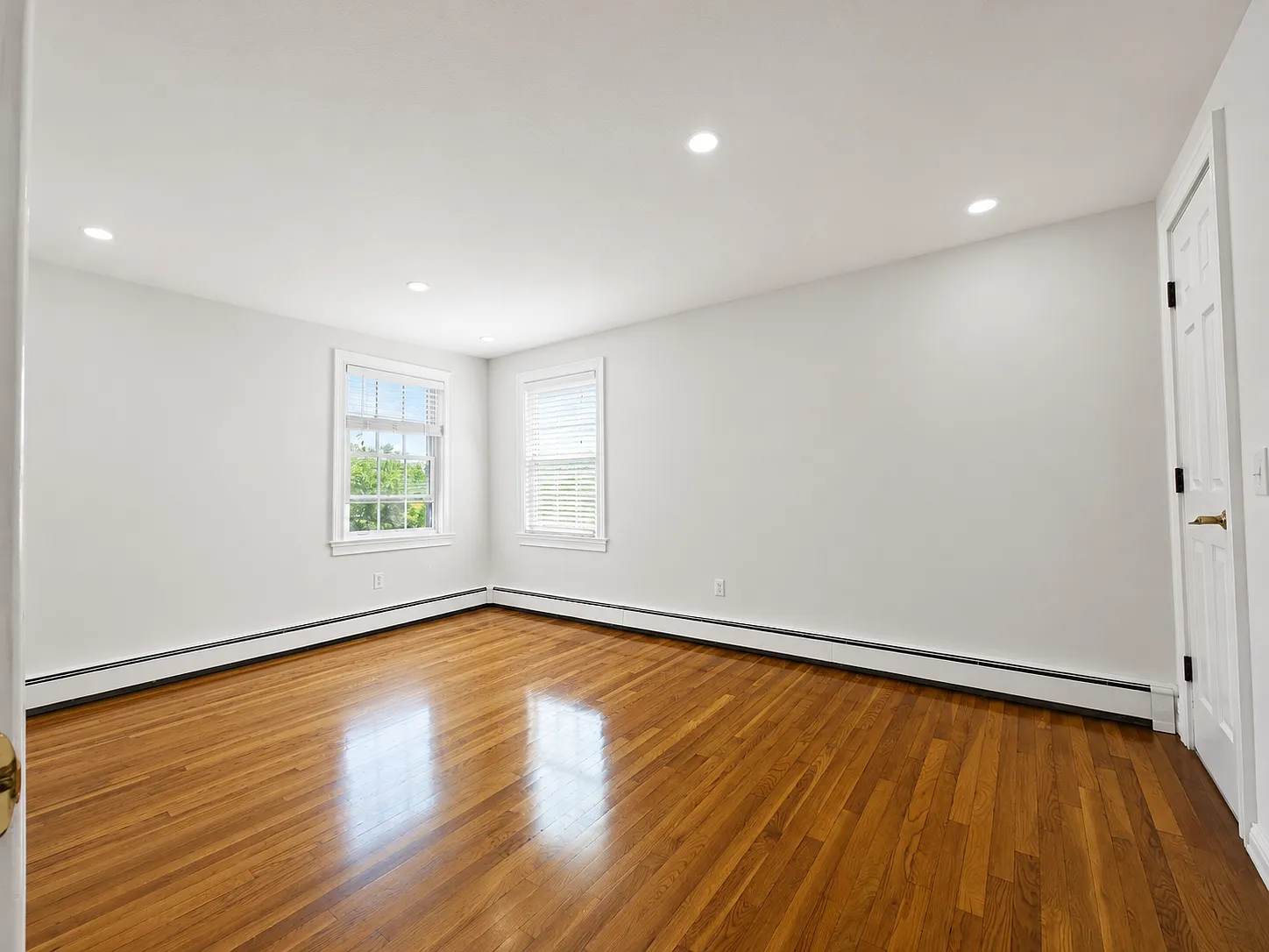 4 bed, 1300 sqft, $4,000 — Photo 3