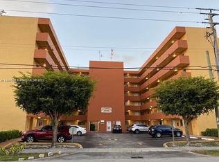 2735 W 52nd St APT 301, Hialeah, FL 33016