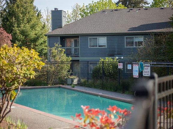 5th image of 3518 204th St SW #204