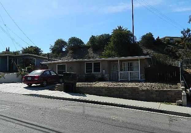 2nd image of 3476 Glade St