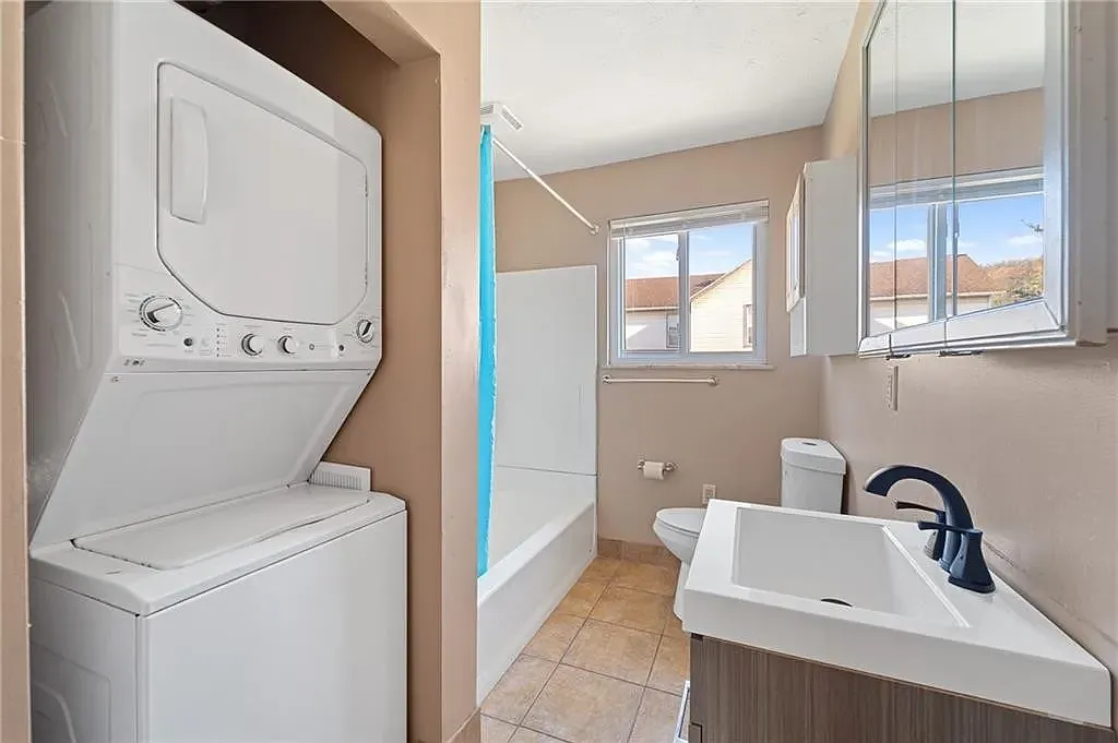 3 bed, $1,550 — Photo 4