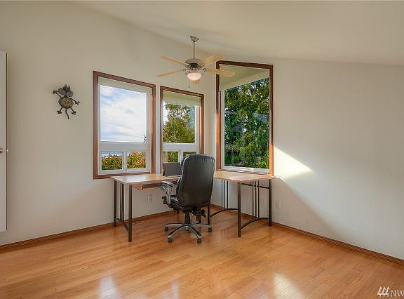 5th image of 1017 SW Shoremont Ave