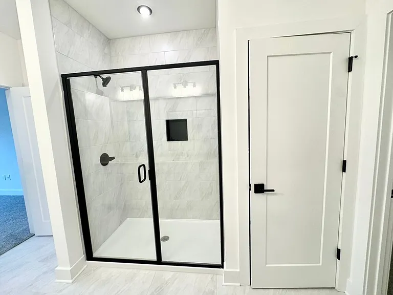 175 W Black St #204 — Photo 10